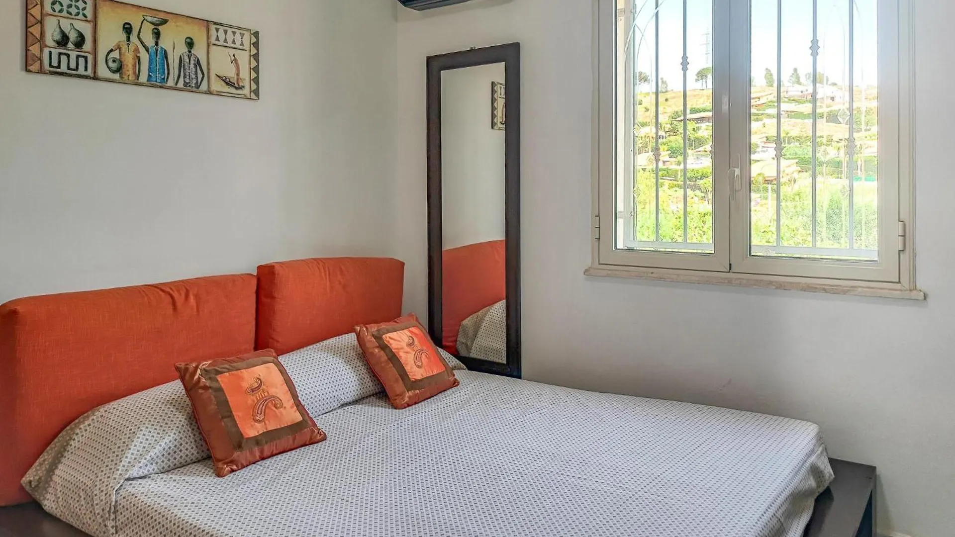 Beautiful Home In Trabia With Kitchen Vakantiehuis