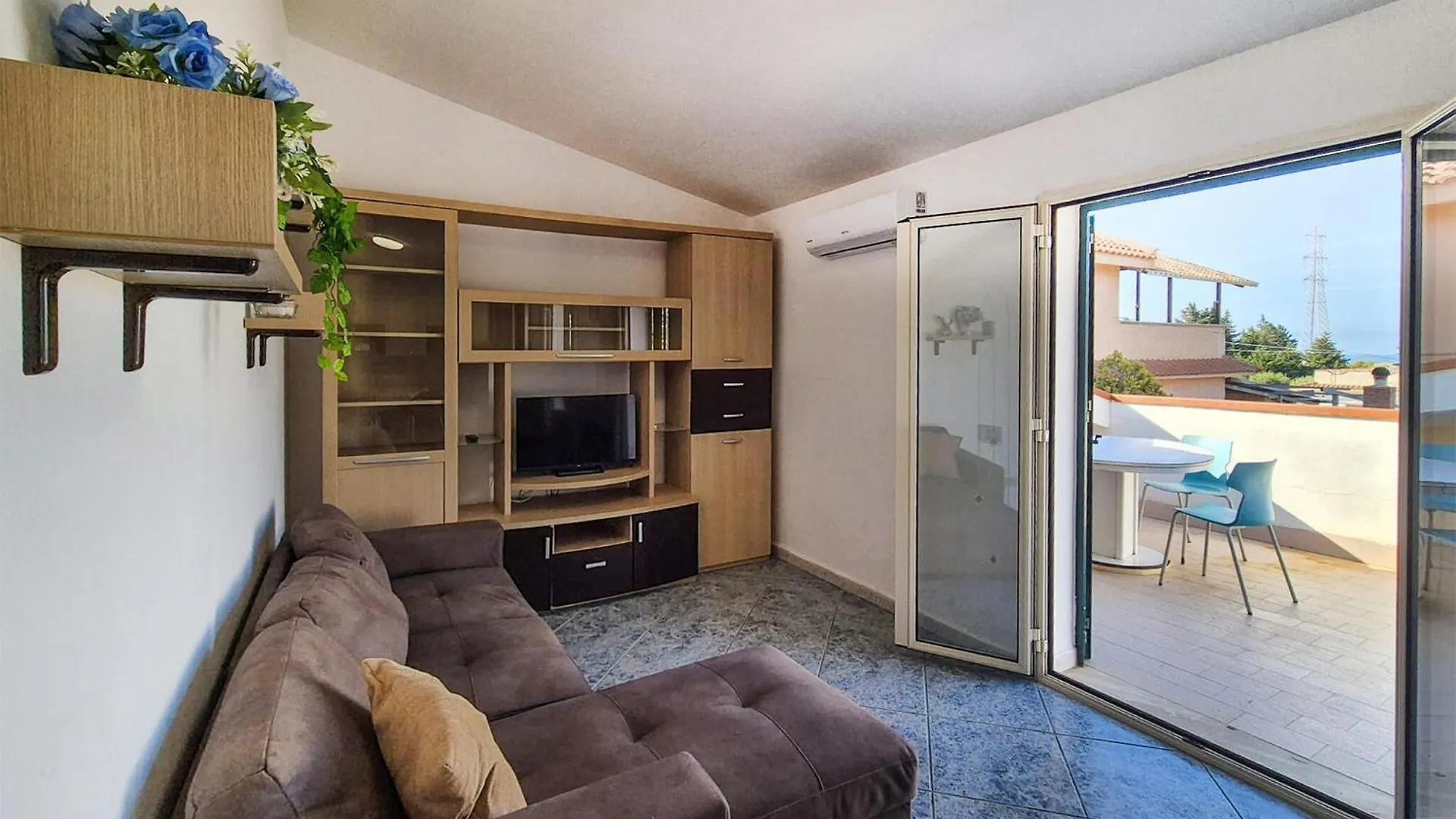 Beautiful Home In Trabia With Kitchen